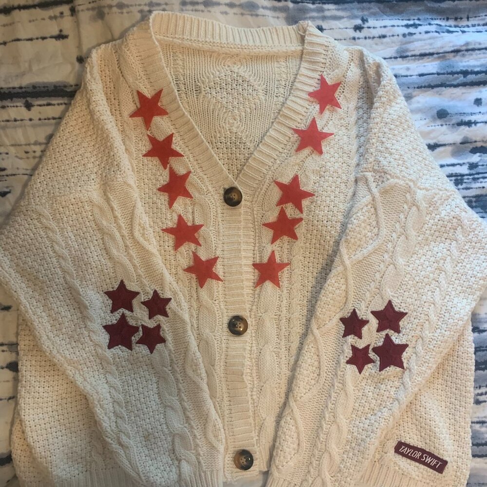 Taylor Swift Red Cardigan, 3xl/4xl with 10 Red Star Confetti